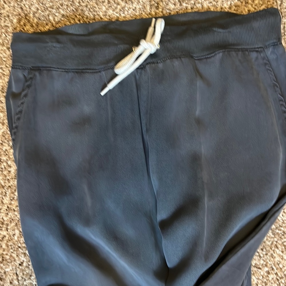 Monrow pocket pant, so comfortable